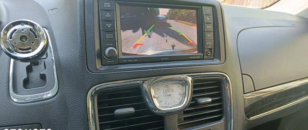 Lancia Voyager cena 63500 przebieg: 222000, rok produkcji 2014 z Międzylesie małe 529